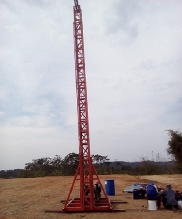 Borepile mini crane